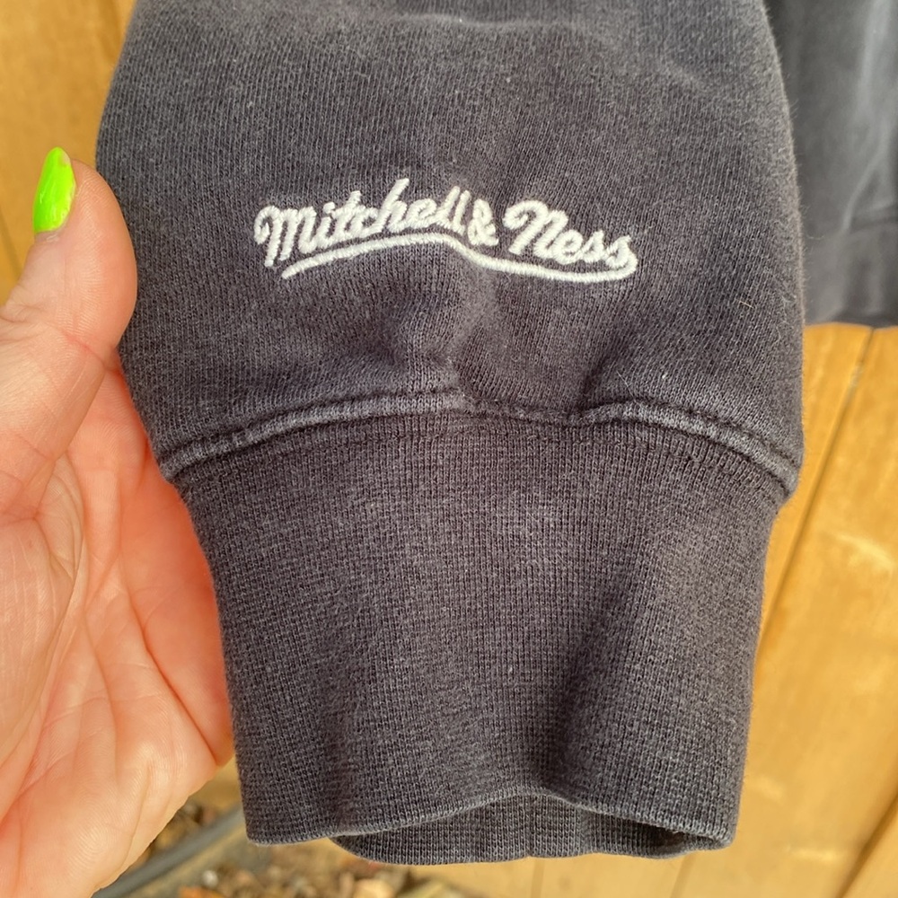 Men's Oakland Raiders Crewneck Sweatshirt Size Large Old School Mitchell & Ness - Picture 3 of 7